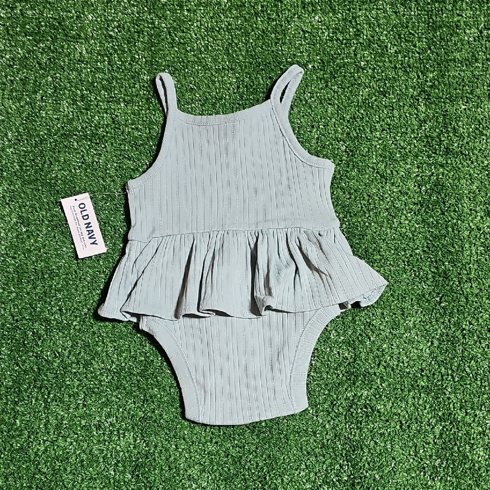 Old Navy Light Gray Baby Romper - Picture 4 of 4